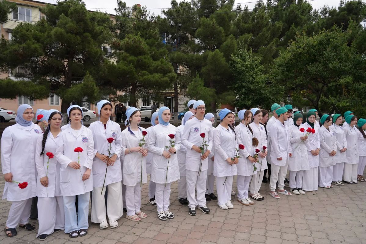 В Каспийске состоялось памятное мероприятие, посвященное памяти героев, отдавших свои жизни за Родину В Каспийске состоялось памятное мероприятие, посвященное памяти героев, отдавших свои жизни за Родину