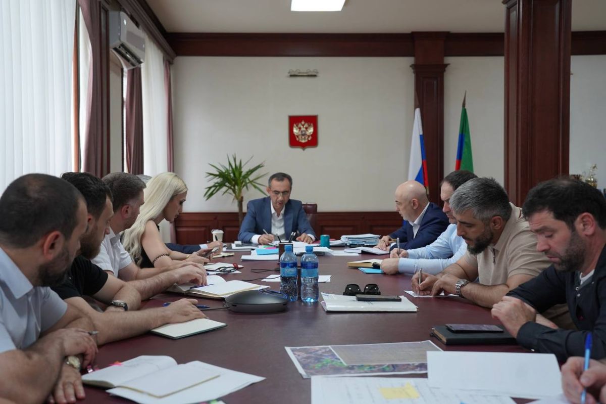 Заур Эминов обозначил ключевые задачи Минимущества на предстоящую неделю