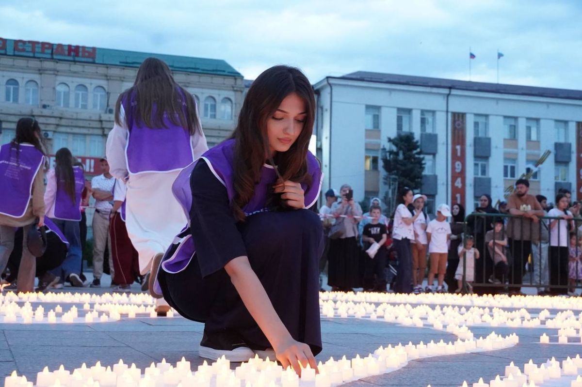 Фоторепортаж с акции «Огненные картины войны», посвящённой Дню памяти и скорби и 85-й годовщине начала Великой Отечественной войны Фоторепортаж с акции «Огненные картины войны», посвящённой Дню памяти и скорби и 85-й годовщине начала Великой Отечественной войны
