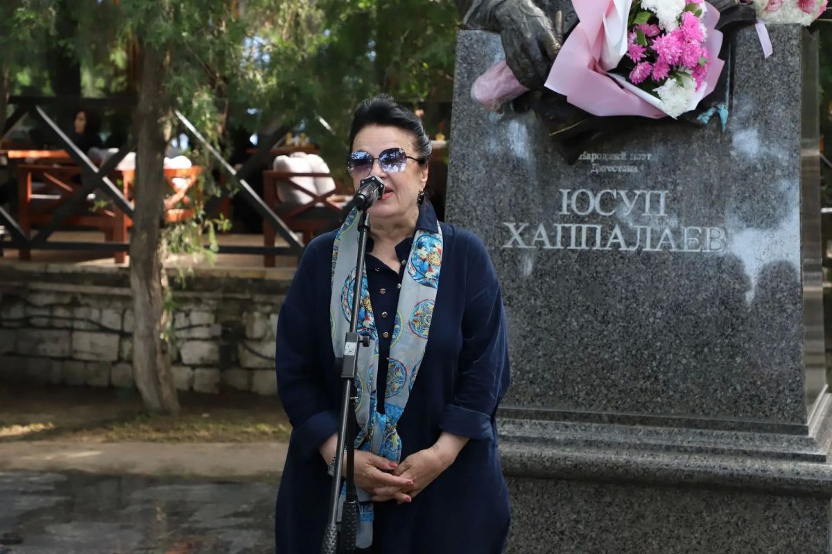 110-летие со дня рождения Юсупа Хаппалаева отметили в Махачкале 110-летие со дня рождения Юсупа Хаппалаева отметили в Махачкале