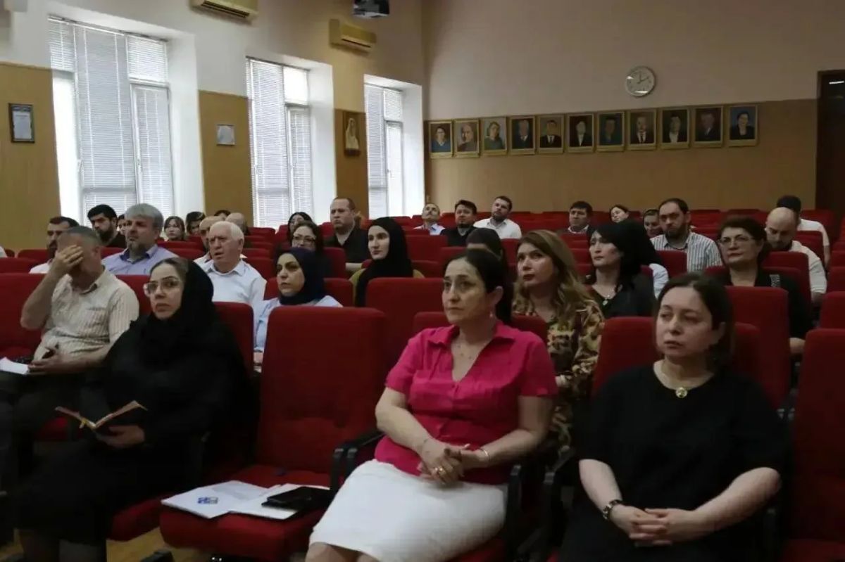 В Минтруда Дагестана обсудили помощь пострадавшим от паводка и выплаты военнослужащим В Минтруда Дагестана обсудили помощь пострадавшим от паводка и выплаты военнослужащим