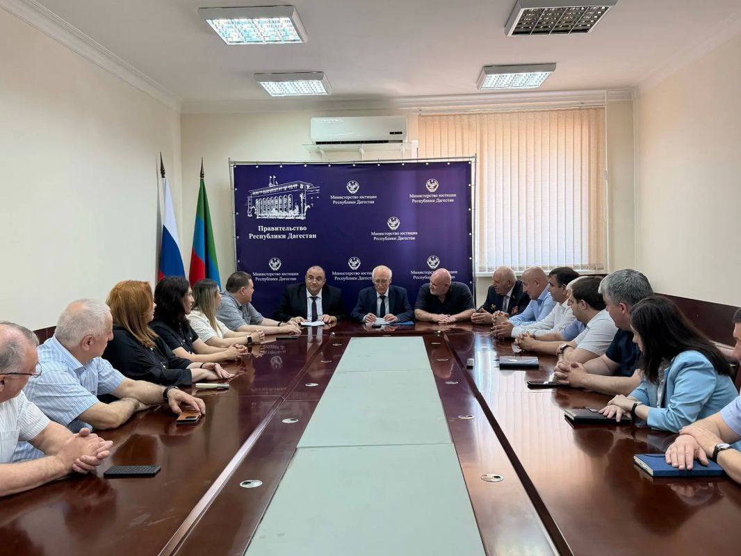 Коллективу Минюста Дагестана представили нового руководителя Коллективу Минюста Дагестана представили нового руководителя
