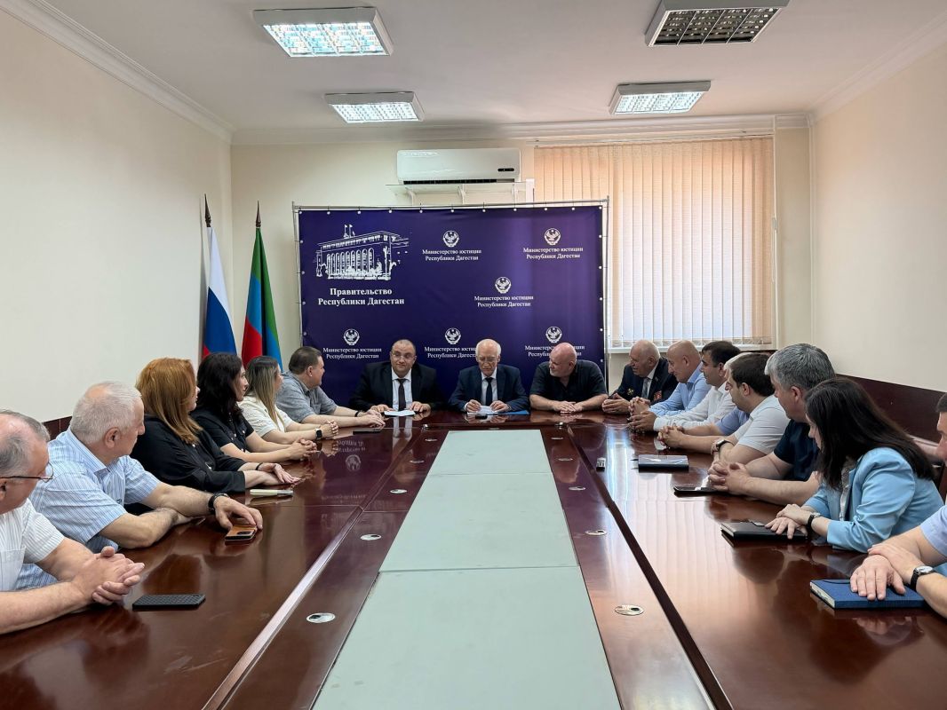 Коллективу Минюста Дагестана представили нового руководителя Коллективу Минюста Дагестана представили нового руководителя