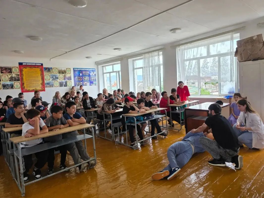 В рамках исполнения постановления администрации городского округа «город Каспийск» от 06.05.2026г. №451 «Об организации обучения населения городского округа «город Каспийск» приемам оказания первой помощи» продолжается... В рамках исполнения постановления администрации городского округа «город Каспийск» от 06.05.2026г. №451 «Об организации обучения населения городского округа «город Каспийск» приемам оказания первой помощи» продолжается...