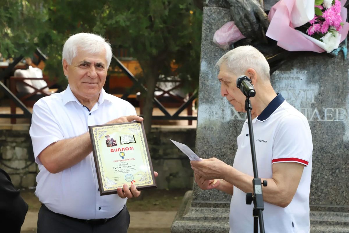 110-летие со дня рождения Юсупа Хаппалаева отметили в Махачкале 110-летие со дня рождения Юсупа Хаппалаева отметили в Махачкале