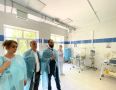 «Вы первый министр, который приехал к нам за ближайшие 10 лет: услышать, как мы работаем, какие у нас проблемы, какие успехи» - обратились к врио министра сотрудники роддома 1