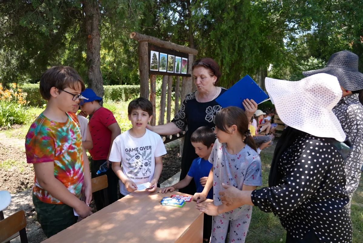В Каспийске на базе Станции юных натуралистов (СЮН) торжественно открылась экологическая тропа «Заповедный уголок» В Каспийске на базе Станции юных натуралистов (СЮН) торжественно открылась экологическая тропа «Заповедный уголок»
