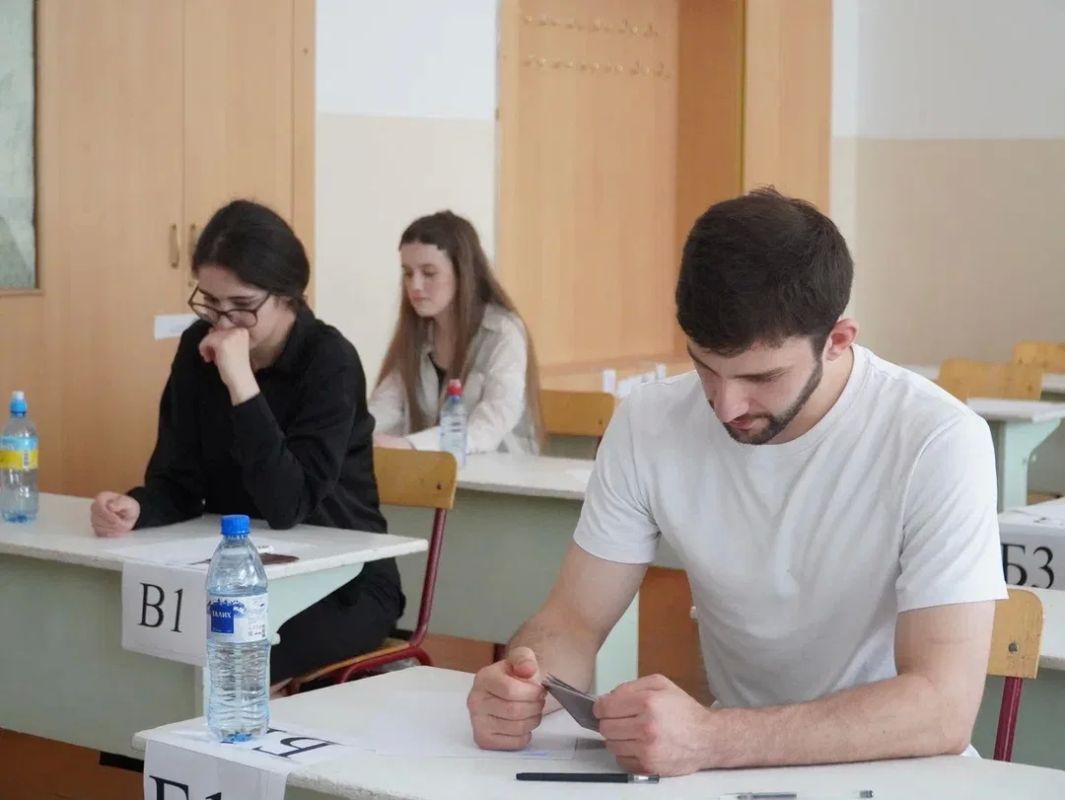 В республике проходит резервный день единого государственного экзамена по всем учебным предметам В республике проходит резервный день единого государственного экзамена по всем учебным предметам