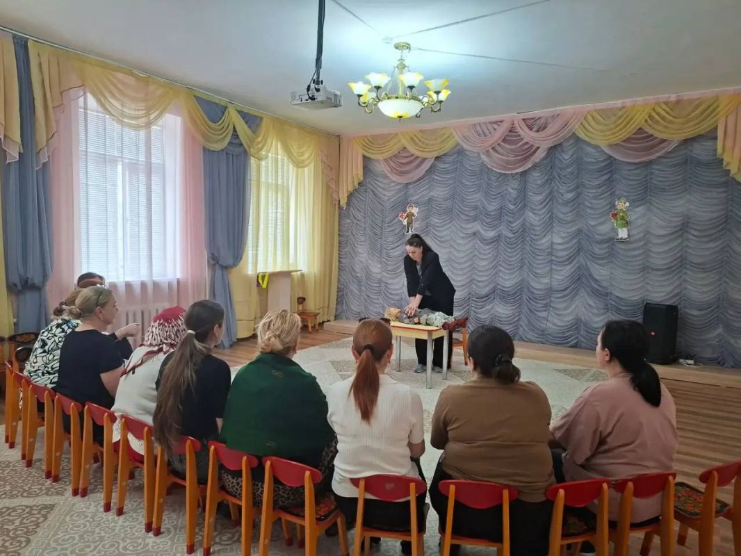 В рамках исполнения постановления администрации городского округа «город Каспийск» от 06.05.2026г. №451 «Об организации обучения населения городского округа «город Каспийск» приемам оказания первой помощи» продолжается... В рамках исполнения постановления администрации городского округа «город Каспийск» от 06.05.2026г. №451 «Об организации обучения населения городского округа «город Каспийск» приемам оказания первой помощи» продолжается...
