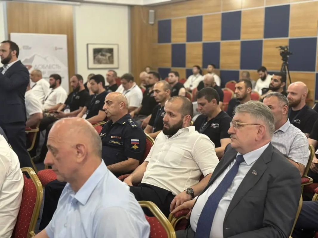 Эмин Мерданов принял участие в подведении итогов трека наставничества и стажировок программы «Доблесть гор» Эмин Мерданов принял участие в подведении итогов трека наставничества и стажировок программы «Доблесть гор»