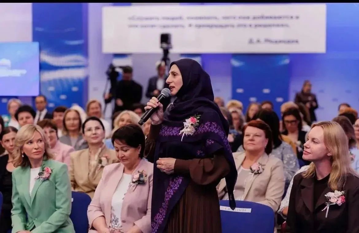 Валентина Матвиенко и Владимир Якушев поддержали инициативы дагестанских активисток «Женского движения ЕР» для Народной программы Валентина Матвиенко и Владимир Якушев поддержали инициативы дагестанских активисток «Женского движения ЕР» для Народной программы
