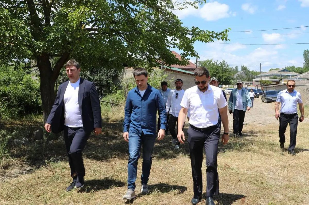 Валентин Клок проверил ход ликвидации последствий паводков в Магарамкентском районе и Дагогнях Валентин Клок проверил ход ликвидации последствий паводков в Магарамкентском районе и Дагогнях