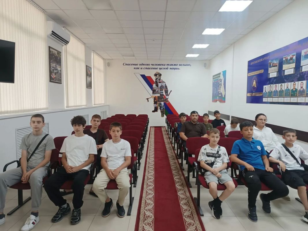 Спорт, память и безопасность: для юных футболистов провели урок мужества Спорт, память и безопасность: для юных футболистов провели урок мужества