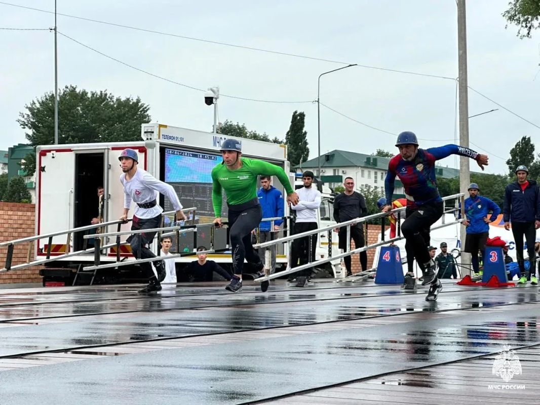 В Грозном проходят межрегиональные соревнования по пожарно-спасательному спорту на Кубок Федерации, в которых участвуют семь команд из субъектов СКФО В Грозном проходят межрегиональные соревнования по пожарно-спасательному спорту на Кубок Федерации, в которых участвуют семь команд из субъектов СКФО