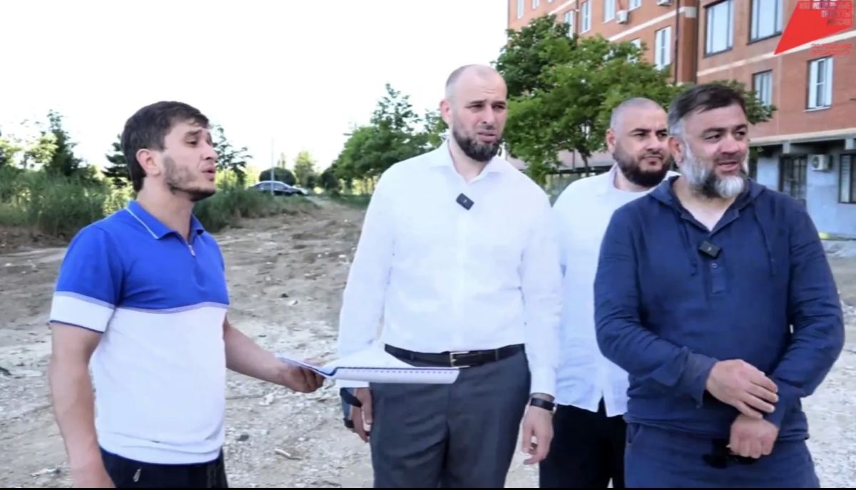 В Махачкале идет строительство нового сквера на улице Хурукринская В Махачкале идет строительство нового сквера на улице Хурукринская