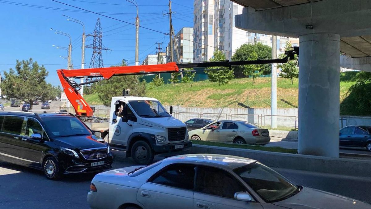 МБУ «Благоустройство» проводит замену уличных светильников на пр. Х. Булача для улучшения освещения и обеспечения безопасности населения МБУ «Благоустройство» проводит замену уличных светильников на пр. Х. Булача для улучшения освещения и обеспечения безопасности населения