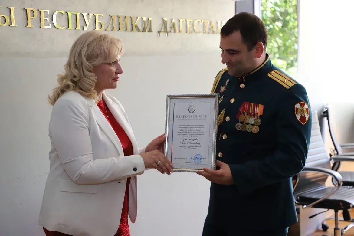 «Прогреметь так талантливо и ярко в масштабах страны - дорогого стоит» «Прогреметь так талантливо и ярко в масштабах страны - дорогого стоит»