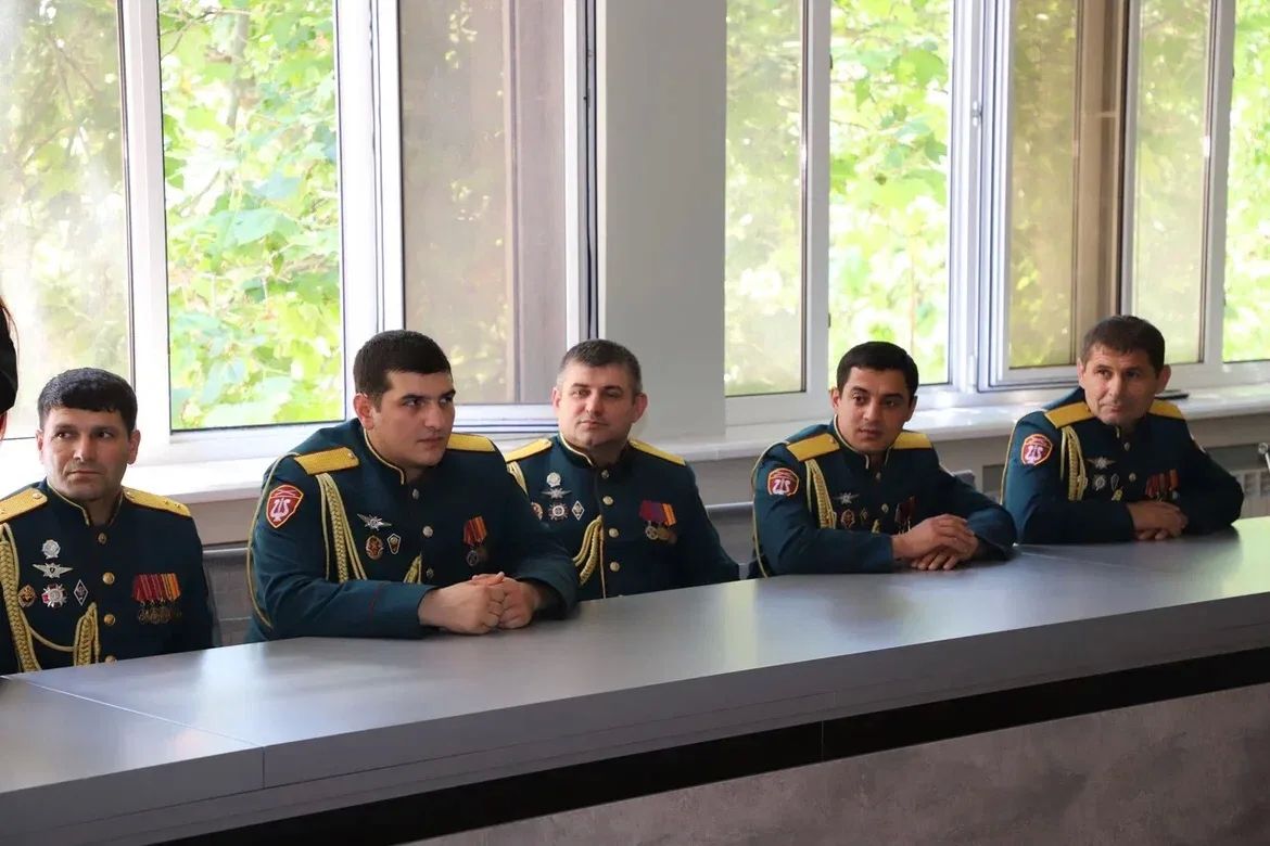 «Прогреметь так талантливо и ярко в масштабах страны - дорогого стоит» «Прогреметь так талантливо и ярко в масштабах страны - дорогого стоит»