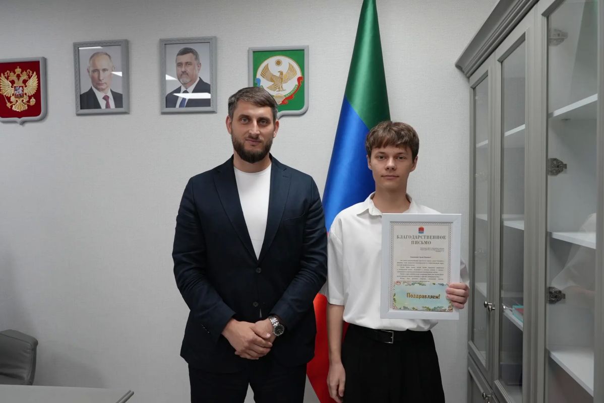 Торжественная церемония чествования стобалльников Каспийской гимназии! Торжественная церемония чествования стобалльников Каспийской гимназии!