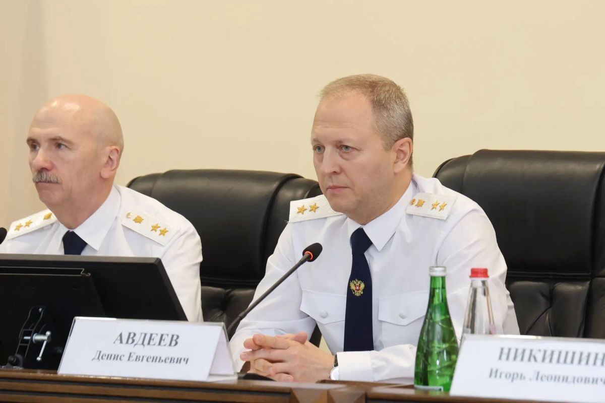 Магомед Рамазанов принял участие в представлении нового прокурора Дагестана Дениса Авдеева Магомед Рамазанов принял участие в представлении нового прокурора Дагестана Дениса Авдеева