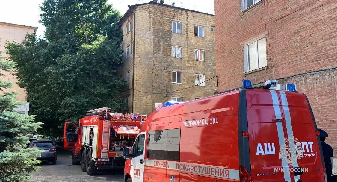 Взрыв газа в Буйнакске ранил двух человек в автомобиле
