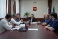 В Минимуществе обсудили вопросы передачи земельного участка под Верхним Рыбьим озером