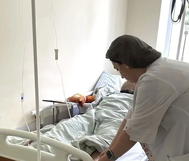 Пострадавших при взрыве газа в машине в Буйнакске транспортировали в Махачкалу, в ожоговый центр Республиканской клинической больницы имени Вишневского