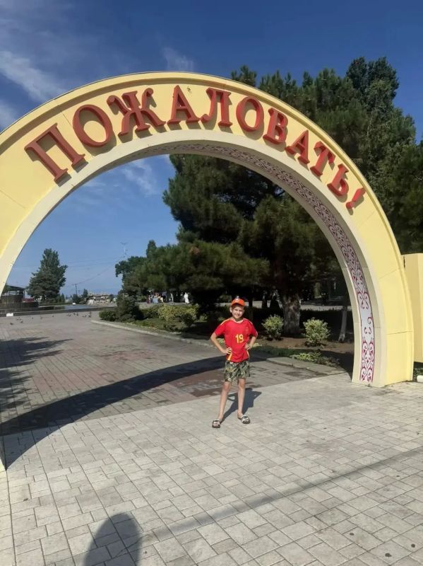 Где дети летом готовы учиться по шесть часов в день, а взрослые — с таким же азартом их вдохновлять? Где дети летом готовы учиться по шесть часов в день, а взрослые — с таким же азартом их вдохновлять?