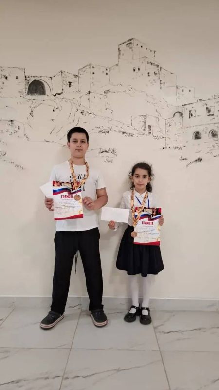 9 июля в Махачкале в МБОУ «СОШ 57 им. А.С. Суханова» прошел турнир по быстрым шахматам , посвященный 10-летию подвига Героя России Магомеда Нурбагандова , который собрал школьников со всего Дагестана ! Наш город представляла... 9 июля в Махачкале в МБОУ «СОШ 57 им. А.С. Суханова» прошел турнир по быстрым шахматам , посвященный 10-летию подвига Героя России Магомеда Нурбагандова , который собрал школьников со всего Дагестана ! Наш город представляла...