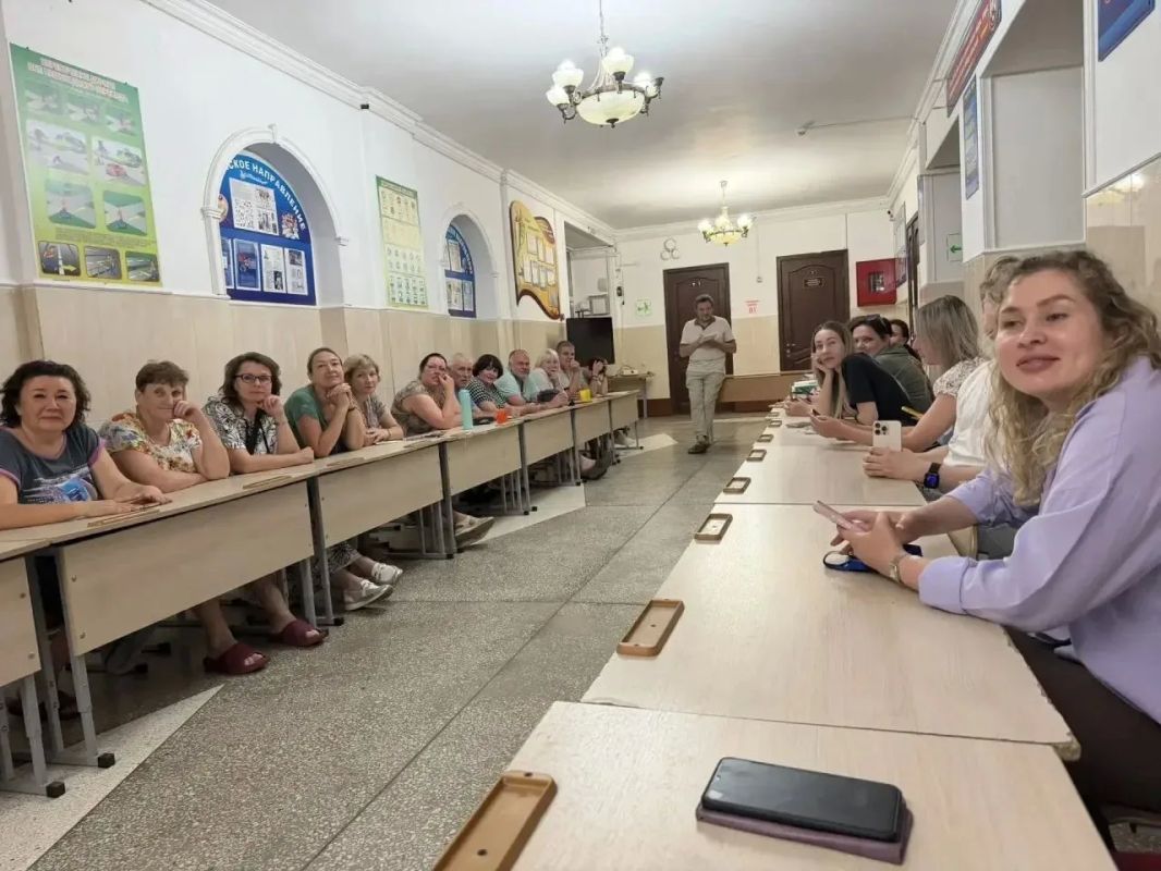 Где дети летом готовы учиться по шесть часов в день, а взрослые — с таким же азартом их вдохновлять? Где дети летом готовы учиться по шесть часов в день, а взрослые — с таким же азартом их вдохновлять?