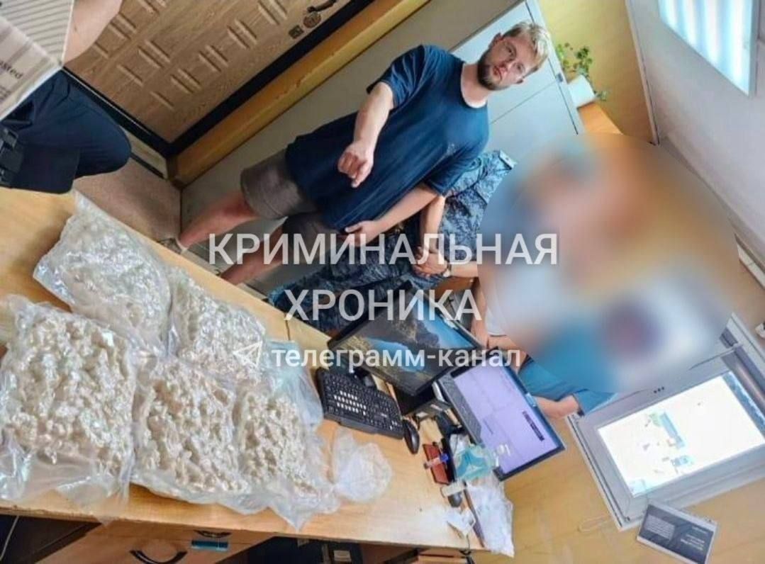 Правоохранители задержали 23-летнего жителя Нижнего Новгорода на посту "Артезианский" с около 5 килограммами мефедрона