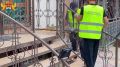 Самовольно установленные входные группы (лестницы) демонтировали на пр. Амет-Хана Султана, 21 в Махачкале
