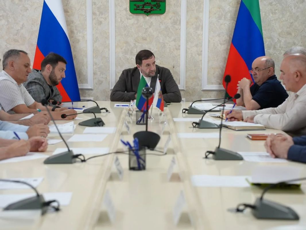 В мэрии Хасавюрта состоялось аппаратное совещание под руководством Корголи Корголиева В мэрии Хасавюрта состоялось аппаратное совещание под руководством Корголи Корголиева