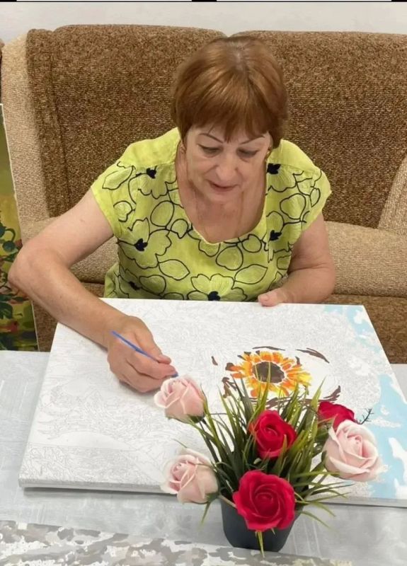 «Возраст — не помеха вдохновению»: в Центре общения старшего поколения в Тарумовском районе открылась своя Третьяковка «Возраст — не помеха вдохновению»: в Центре общения старшего поколения в Тарумовском районе открылась своя Третьяковка