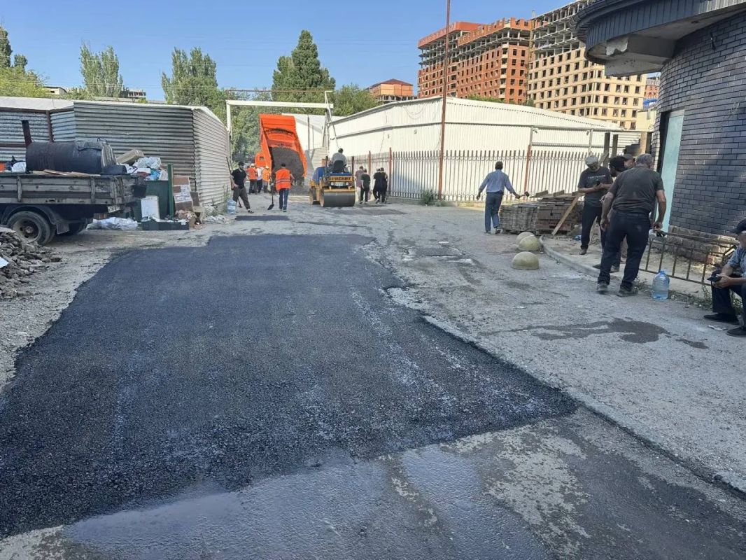 Работы по ямочному ремонту в Махачкале проводятся ежедневно Работы по ямочному ремонту в Махачкале проводятся ежедневно
