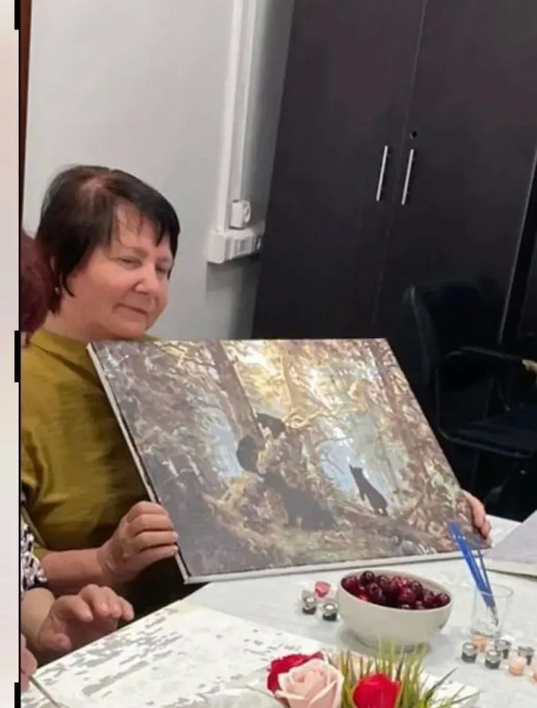«Возраст — не помеха вдохновению»: в Центре общения старшего поколения в Тарумовском районе открылась своя Третьяковка «Возраст — не помеха вдохновению»: в Центре общения старшего поколения в Тарумовском районе открылась своя Третьяковка