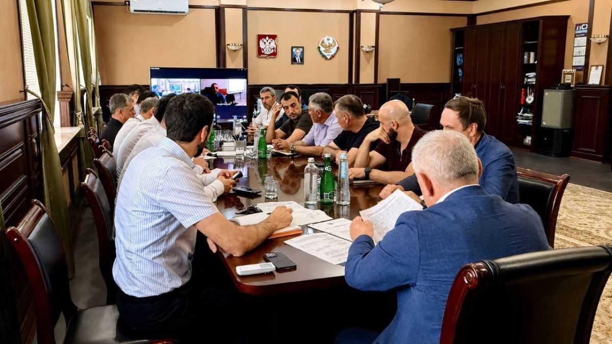 Строительство новой взлетно-посадочной полосы в аэропорту Махачкалы близится к завершению Строительство новой взлетно-посадочной полосы в аэропорту Махачкалы близится к завершению