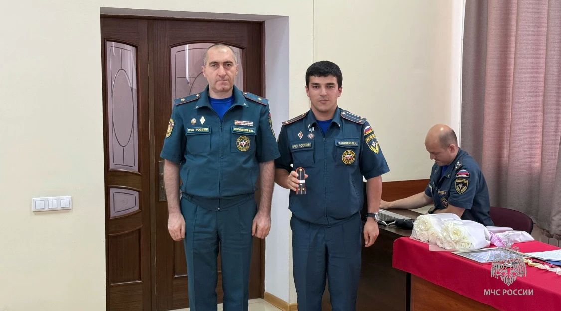 За год до юбилея: в столичном управлении МЧС России поздравили сотрудников Государственного пожарного надзора За год до юбилея: в столичном управлении МЧС России поздравили сотрудников Государственного пожарного надзора