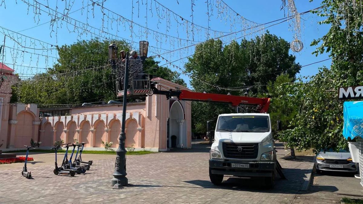 В Махачкале идёт ремонт объектов уличного освещения В Махачкале идёт ремонт объектов уличного освещения