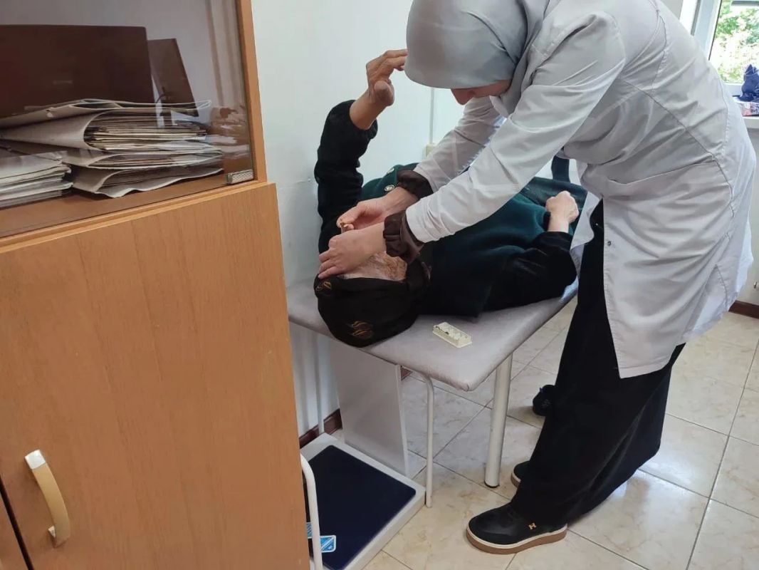 Мобильная бригада Сулейман-Стальского района продолжает доставлять пожилых граждан на диспансеризацию Мобильная бригада Сулейман-Стальского района продолжает доставлять пожилых граждан на диспансеризацию