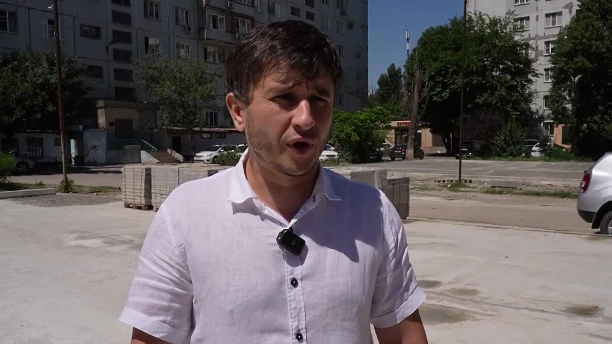 В Махачкале ремонтируют двор на пр. Шамиля, 55–57