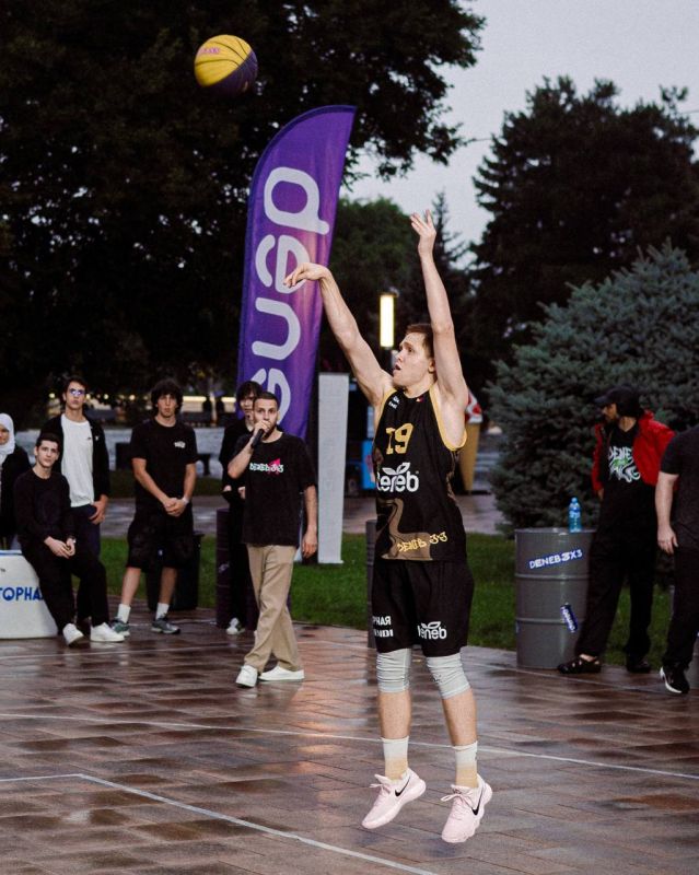 В Махачкале продолжается борьба за выход в финал Deneb 3x3 В Махачкале продолжается борьба за выход в финал Deneb 3x3