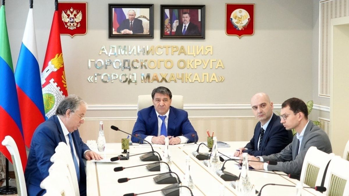 Джамбулат Салавов: Ассаламу алейкум, добрый день, уважаемые махачкалинцы!