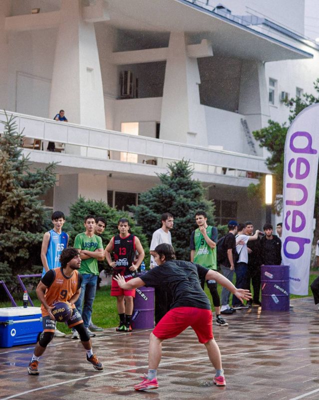 В Махачкале продолжается борьба за выход в финал Deneb 3x3 В Махачкале продолжается борьба за выход в финал Deneb 3x3