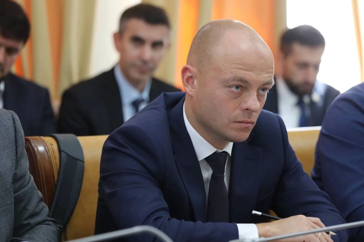 Премьер Дагестана представил составу Правительства новых руководителей Премьер Дагестана представил составу Правительства новых руководителей