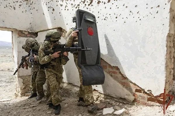 В Дагестане прошли тактико-специальные занятия спецподразделений Росгвардии В Дагестане прошли тактико-специальные занятия спецподразделений Росгвардии