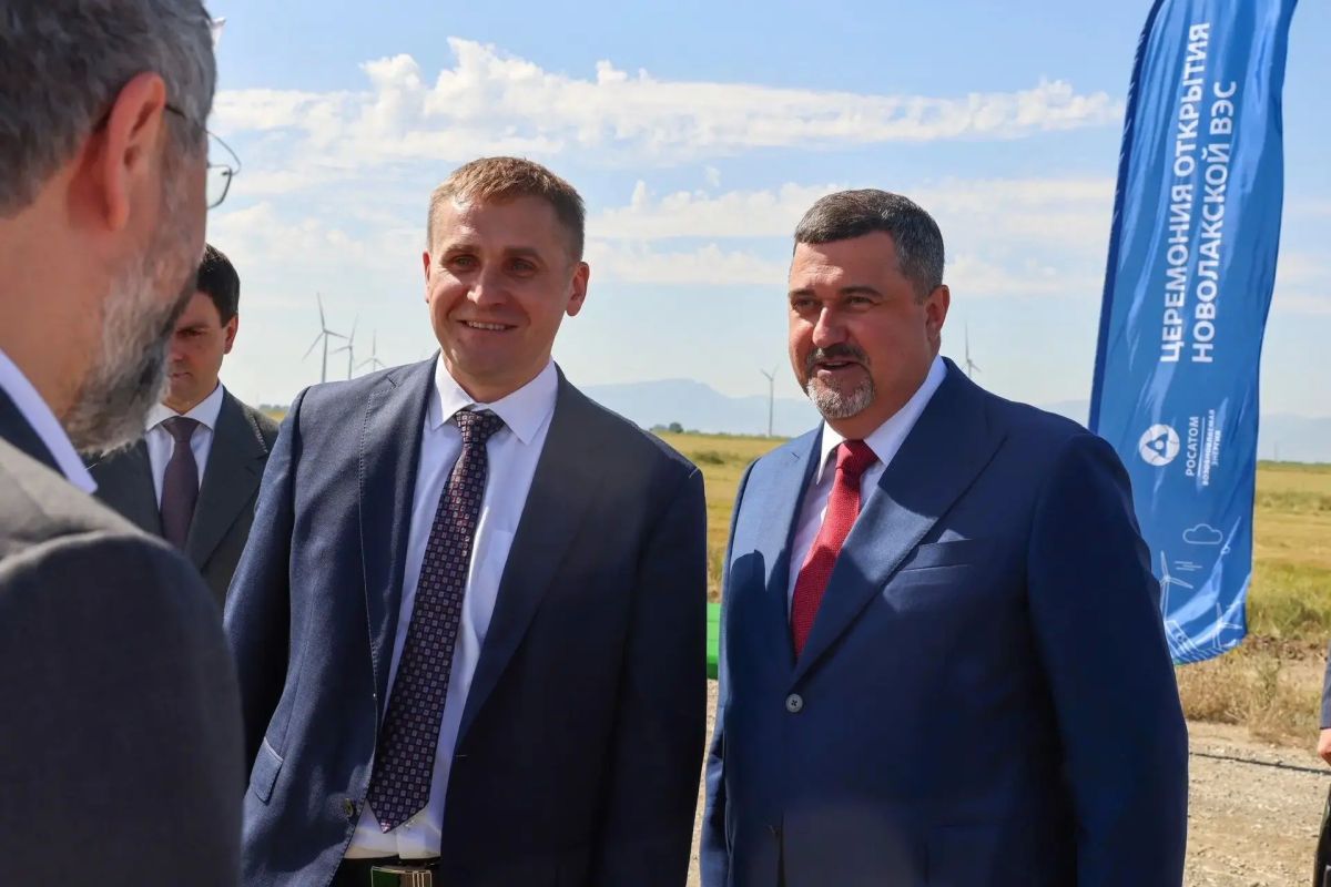 Фоторепортаж с запуска Новолакской ВЭС - крупнейшего ветропарка России Фоторепортаж с запуска Новолакской ВЭС - крупнейшего ветропарка России