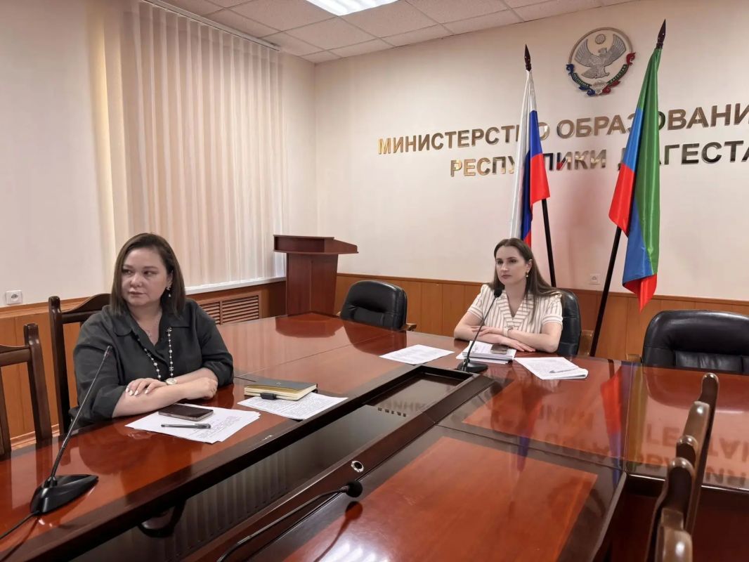 В Министерстве образования и науки Республики Дагестан состоялось рабочее совещание с директорами профессиональных образовательных организаций под руководством первого заместителя министра образования и науки РД Аиды...