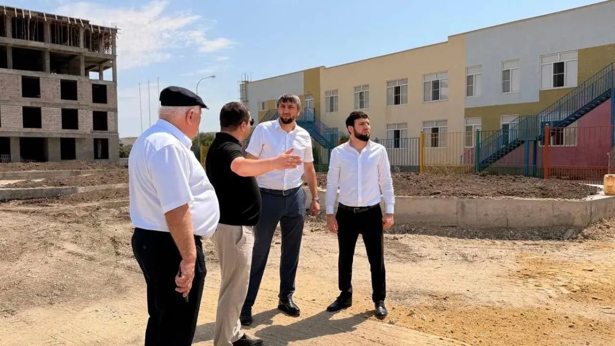 В селе Карабудахкентского района благоустроят новый сквер по программе «Комфортная городская среда» В селе Карабудахкентского района благоустроят новый сквер по программе «Комфортная городская среда»