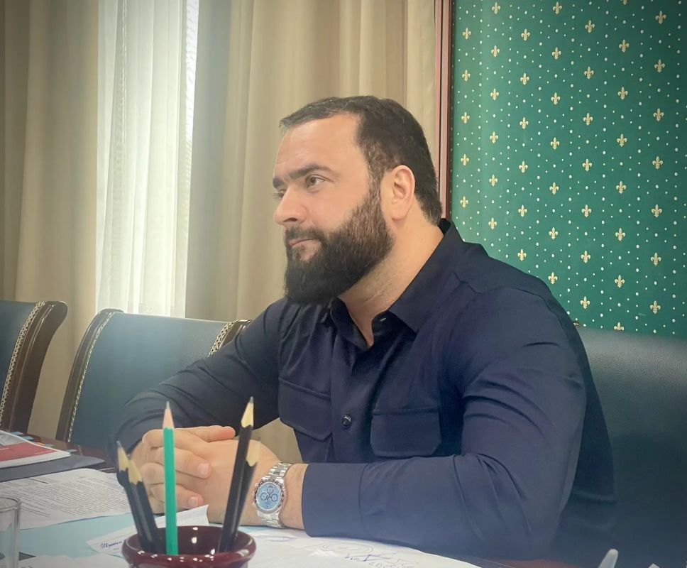 Врио министра здравоохранения Дагестана Алиомар Ахмедов обсудил с руководителем ЦУР работу с обращениями пациентов Врио министра здравоохранения Дагестана Алиомар Ахмедов обсудил с руководителем ЦУР работу с обращениями пациентов